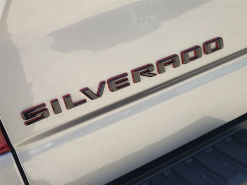 Used 2025 Chevrolet Silverado 1500 RST w/ Redline Edition AWD/4WD image 32