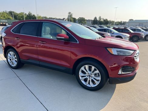 Used 2021 Ford Edge Titanium w/ Equipment Group 301A image 7