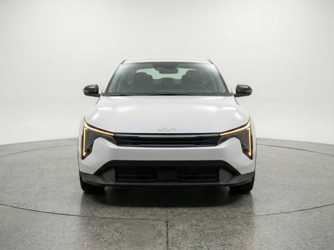 Used 2025 Kia K4 LXS image 2