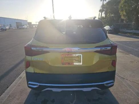 Used 2023 Kia Seltos S w/ Navigation Package image 3