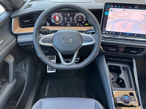 New 2026 Volkswagen Tiguan SEL R-Line AWD/4WD image 14