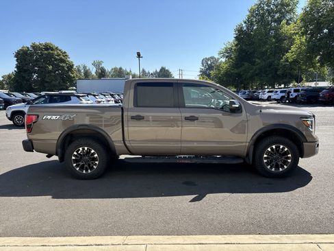 Used 2020 Nissan Titan PRO-4X w/ Pro-4x Convenience Package AWD/4WD image 5