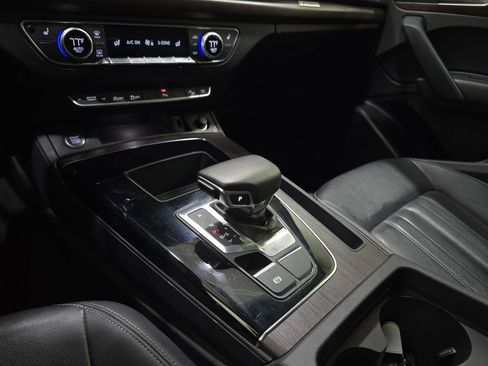 Used 2023 Audi Q5 2.0T Premium w/ Convenience Package image 25