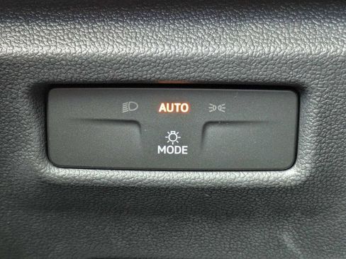 New 2026 Volkswagen Tiguan SE FWD image 34