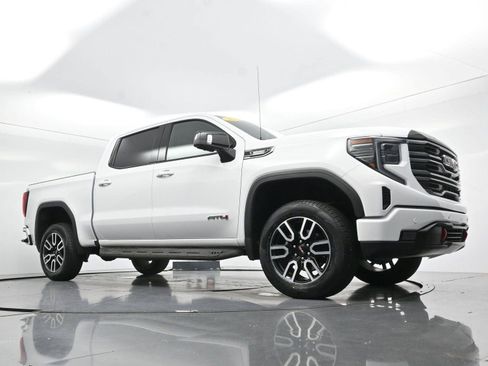 Used 2025 GMC Sierra 1500 AT4 w/ AT4 Premium Package AWD/4WD image 46