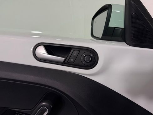 Used 2019 Volkswagen Beetle 2.0T SE image 20