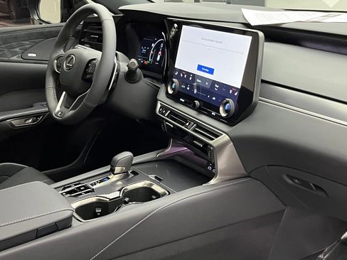 Used 2025 Lexus RX 500h F Sport image 38