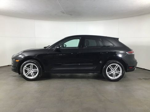 Certified 2026 Porsche Macan AWD/4WD image 2