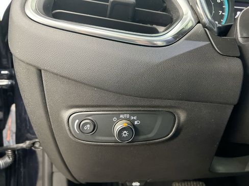 Used 2021 Chevrolet Equinox LS w/ LS Convenience Package FWD image 18