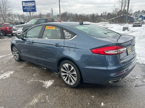 Used 2019 Ford Fusion SE image 2