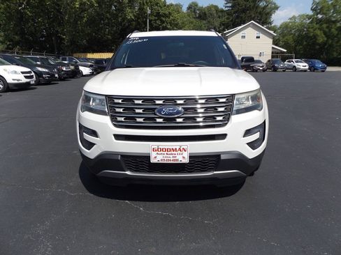 Used 2016 Ford Explorer XLT AWD/4WD image 2
