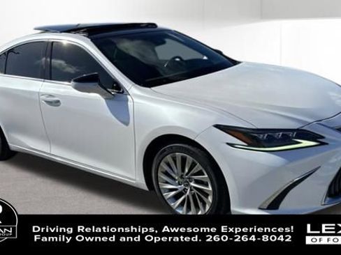 Used 2020 Lexus ES 350 Ultra Luxury w/ Accessory Package image 3
