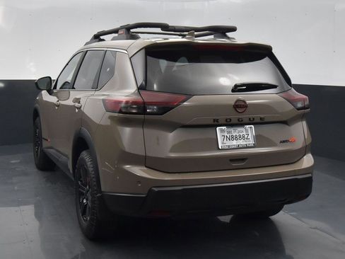 Certified 2025 Nissan Rogue SV image 4
