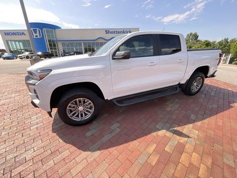 Used 2023 Chevrolet Colorado LT w/ LT Convenience Package II AWD/4WD image 30
