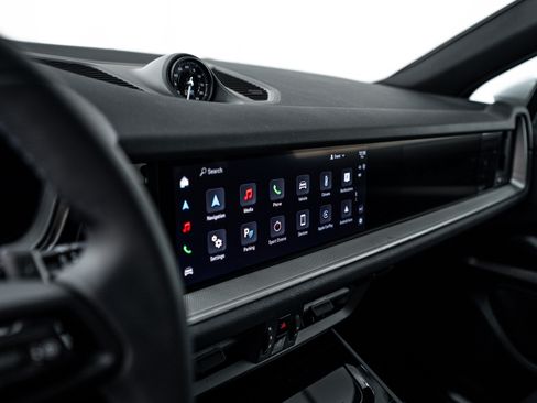 Certified 2025 Porsche Cayenne S image 17