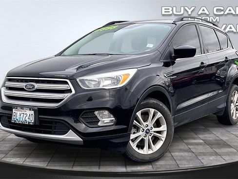 Used 2018 Ford Escape SE w/ SE Sync 3 Package image 4
