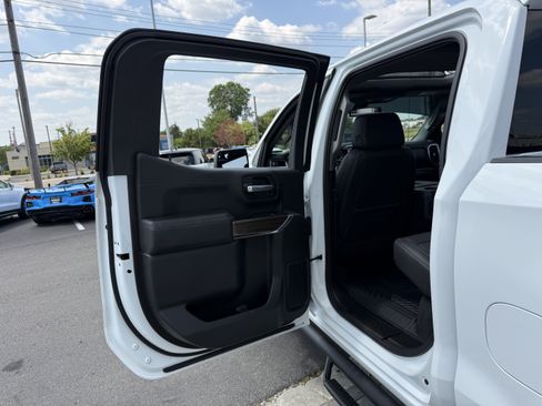 Used 2021 Chevrolet Silverado 1500 LT Trail Boss w/ Convenience Package II AWD/4WD image 31