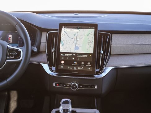 New 2026 Volvo XC90 B6 Plus w/ Protection Package Premier image 13