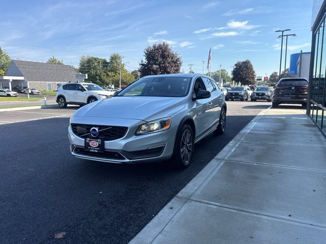 Used 2016 Volvo V60 T5 Cross Country Platinum AWD/4WD image 6