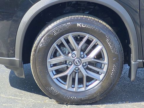 Used 2023 Nissan Rogue S AWD/4WD image 9