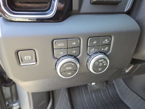 New 2026 GMC Sierra 2500 Denali w/ Denali Reserve Package AWD/4WD image 8