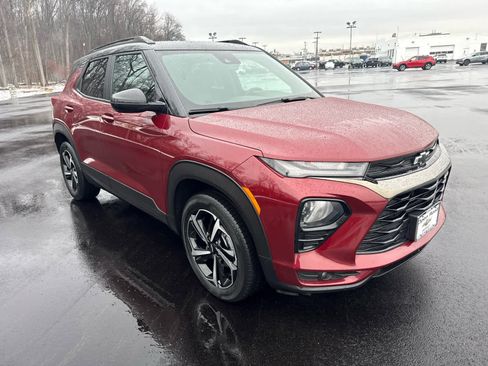 Used 2023 Chevrolet TrailBlazer RS image 2