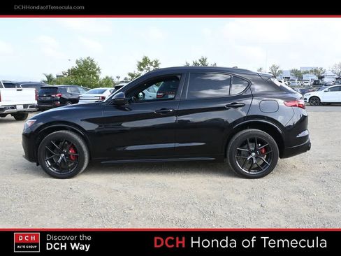 Used 2020 Alfa Romeo Stelvio Ti Sport w/ Quick Order Package 22S Sport AWD/4WD image 4
