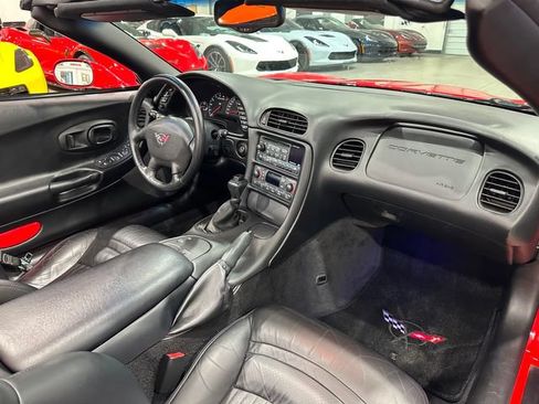 Used 2004 Chevrolet Corvette Convertible w/ Preferred Equipment Group RWD image 15