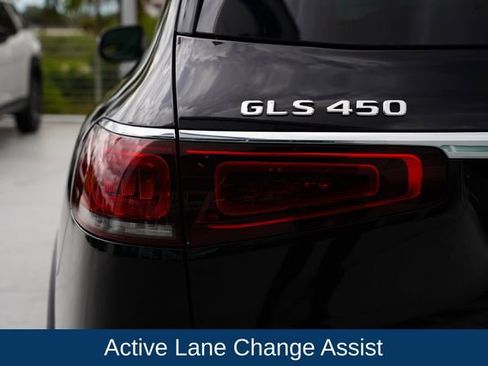 Used 2023 Mercedes-Benz GLS 450 4MATIC image 11