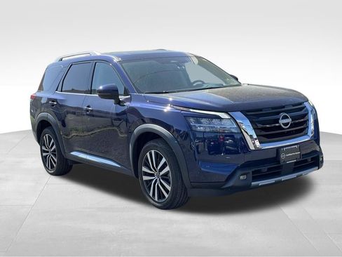 Certified 2023 Nissan Pathfinder Platinum w/ Black Appearance Package AWD/4WD image 3