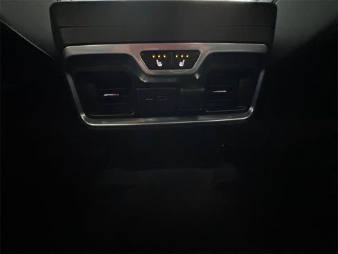 Used 2021 GMC Sierra 1500 SLT w/ SLT Premium Package image 24