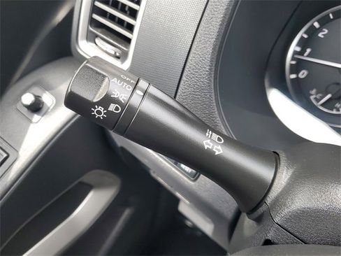 Certified 2023 Nissan Frontier SV image 19