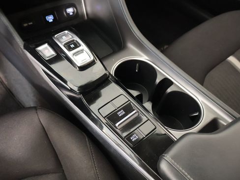 Certified 2023 Hyundai Sonata SEL w/ Preferred Accessory Package FWD image 9
