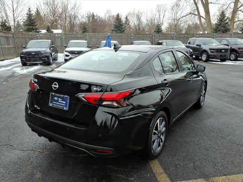 Used 2023 Nissan Versa SV image 7