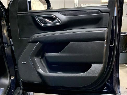 Used 2021 GMC Yukon SLT w/ SLT Premium Package image 23