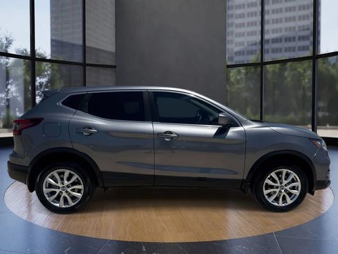 Used 2021 Nissan Rogue Sport S FWD image 2