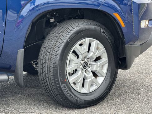 Used 2022 Nissan Frontier SV image 12