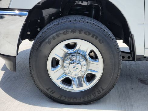 Used 2024 RAM 2500 Tradesman w/ Chrome Appearance Group AWD/4WD image 11