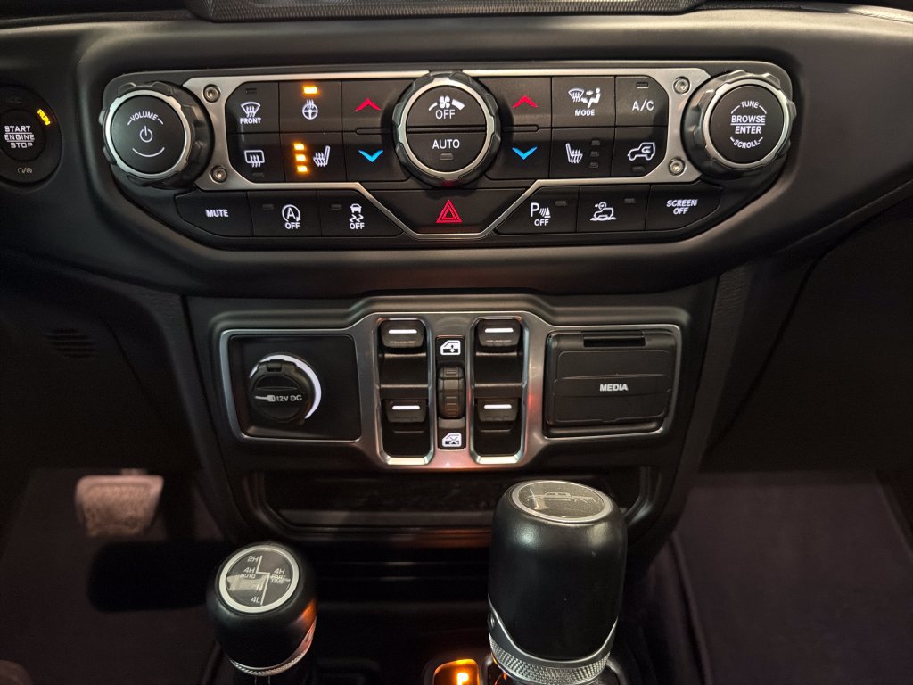 Used 2021 Jeep Gladiator Overland AWD/4WD image 10