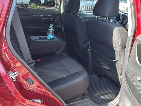 Used 2019 Nissan Rogue SV AWD/4WD image 19