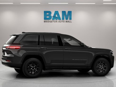 New 2026 Jeep Grand Cherokee Altitude AWD/4WD image 4