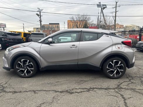 Used 2018 Toyota C-HR XLE image 7