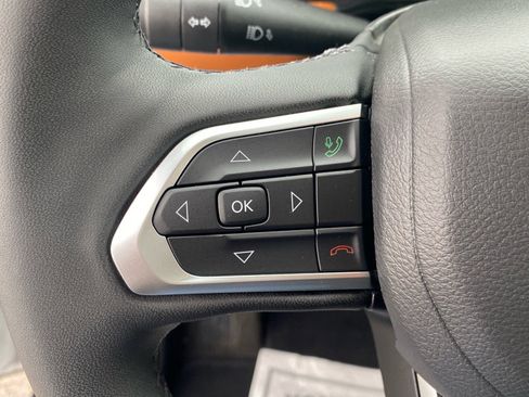 Used 2025 Jeep Compass Limited AWD/4WD image 20