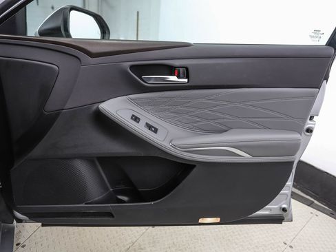 Used 2020 Toyota Avalon Limited w/ All Weather Liner Package FWD image 29