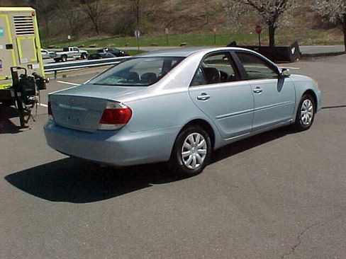 Used 2005 Toyota Camry LE image 6