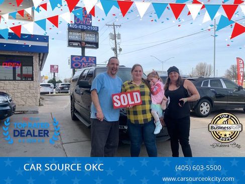 Used 2017 Ford Expedition EL XLT image 1