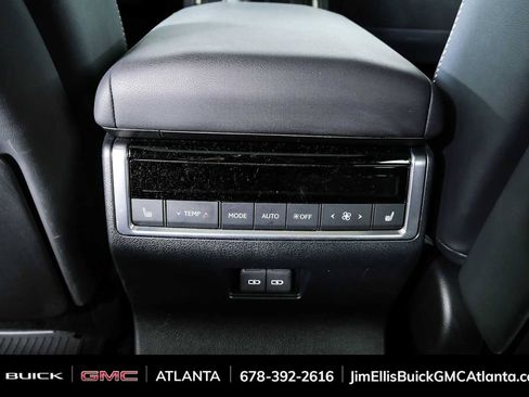 Used 2025 Lexus GX 550 w/ Accessory Package (2T) AWD/4WD image 19