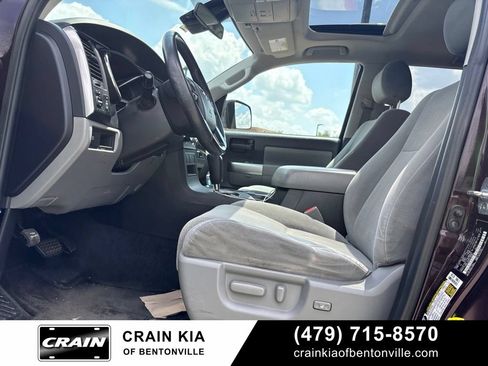Used 2018 Toyota Sequoia SR5 AWD/4WD image 4