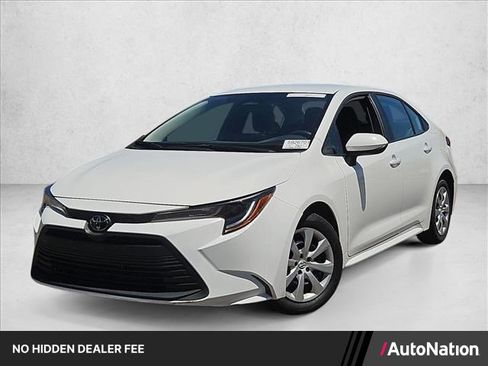 Used 2025 Toyota Corolla LE FWD image 1