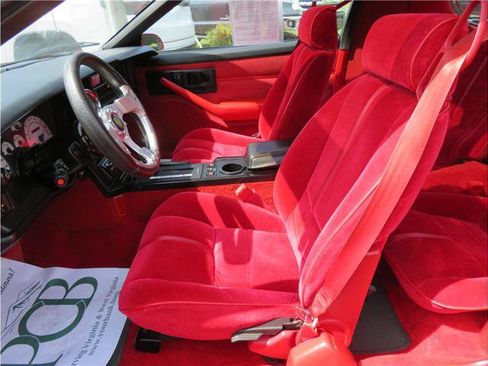 Used 1990 Chevrolet Camaro IROC-Z RWD image 4